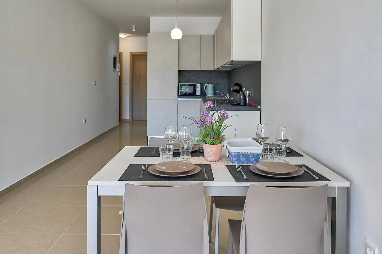 Apartment Black Medulin